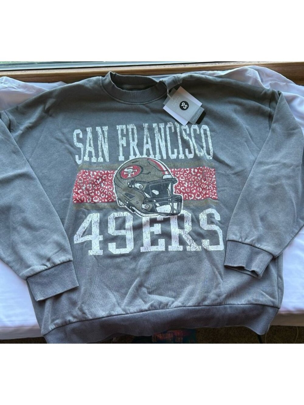 NEW Women’s Oversized San Francisco 49ers Crewneck Sweatshirt  Sz M Gray